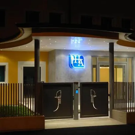 Alveri Hotel 3*