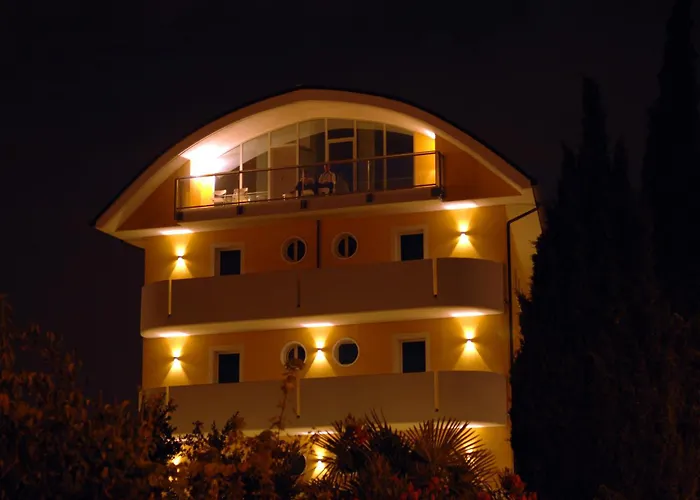 Ξενοδοχείο Alveri 3*