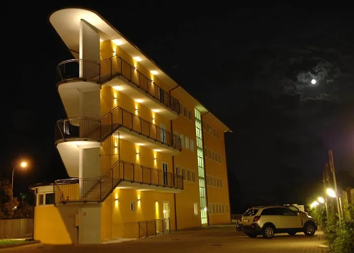 Alveri Hotel