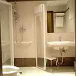 Alveri Hotel 3*