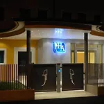 Alveri Hotel 3*