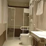 Alveri Hotel 3*