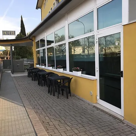 Alveri Hotel 3*